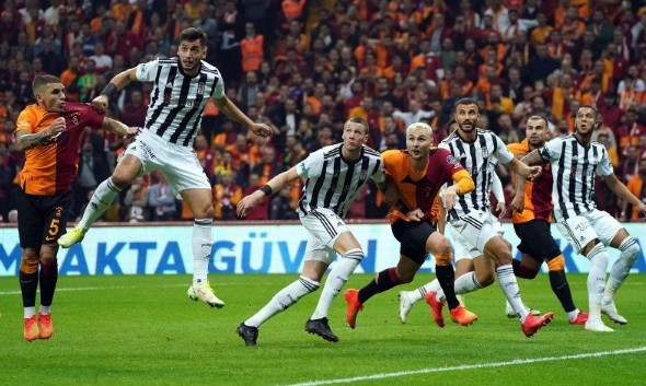 Beşiktaş - Galatasaray maçında ilk 11'ler belli oldu!